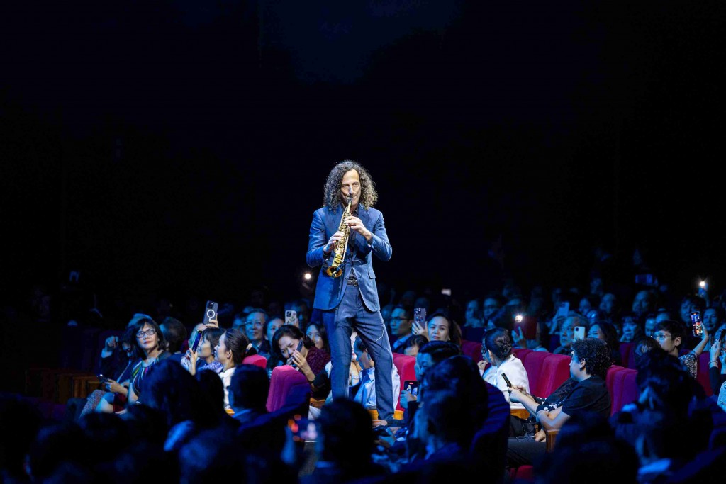 Sau 8 năm, Kenny G chính thức quay trở lại Việt Nam với một đêm diễn tại Trung tâm Hội nghị Quốc gia vào tối 14/11