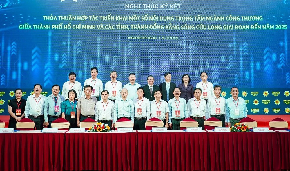 Nghi thức ký kết hợp tác triển khai một số nội dung trọng tâm ngành Công Thương giữa TP Hồ Chí Minh và các tỉnh thành giai đoạn 2023 - 2025