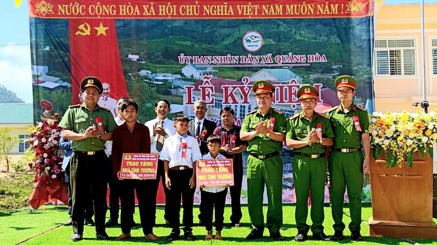 Công an Đắk Nông xây nhà tình nghĩa, nhận đỡ đầu trẻ mồ côi