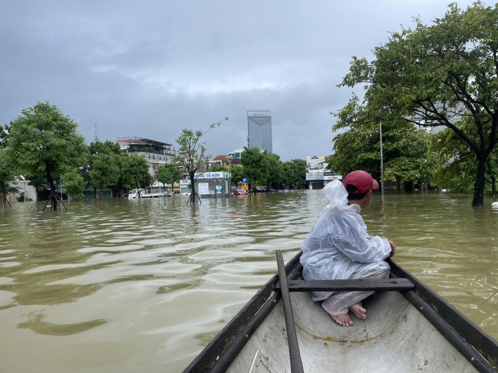 Nước lũ tại Thừa Thiên - Huế đang xuống chậm