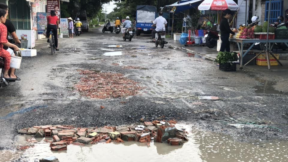 Vận động người dân bàn giao mặt bằng thi công đường Nguyễn Chí Thanh