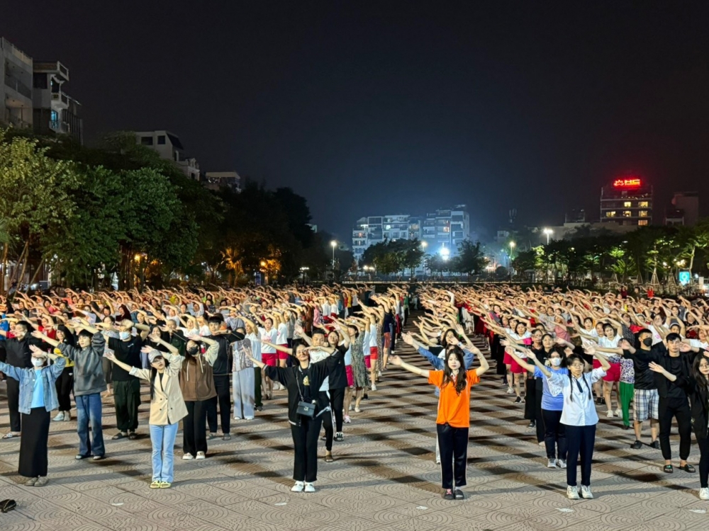 Quận Tây Hồ: Nước rút tập luyện &amp;quot;Vũ điệu kết đoàn&amp;quot;