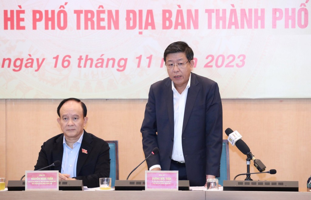 Phó Chủ tịch UBND thành phố Dương Đức Tuấn phát biểu