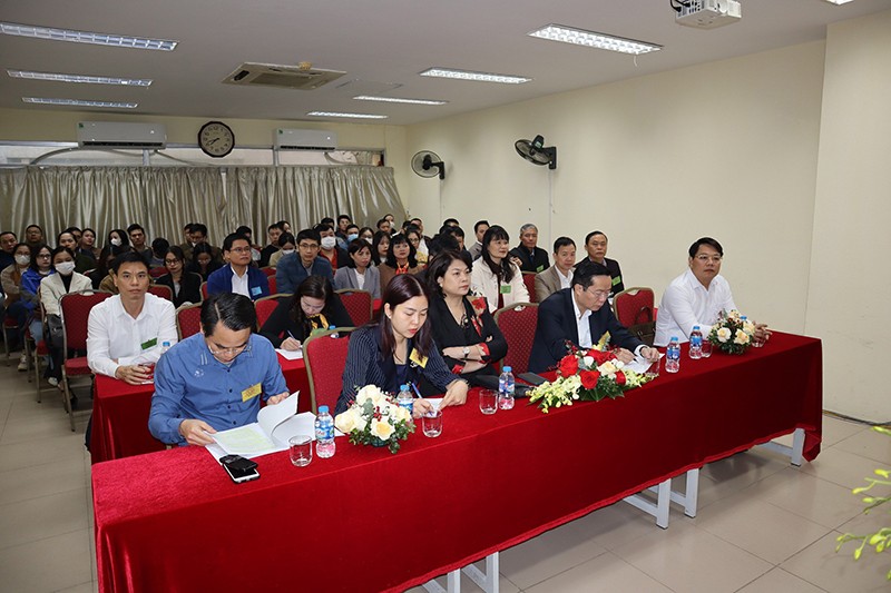 Các đại biểu cùng thí sinh dự lễ khai mạc kỳ thi tuyển dụng công chức phường năm 2023