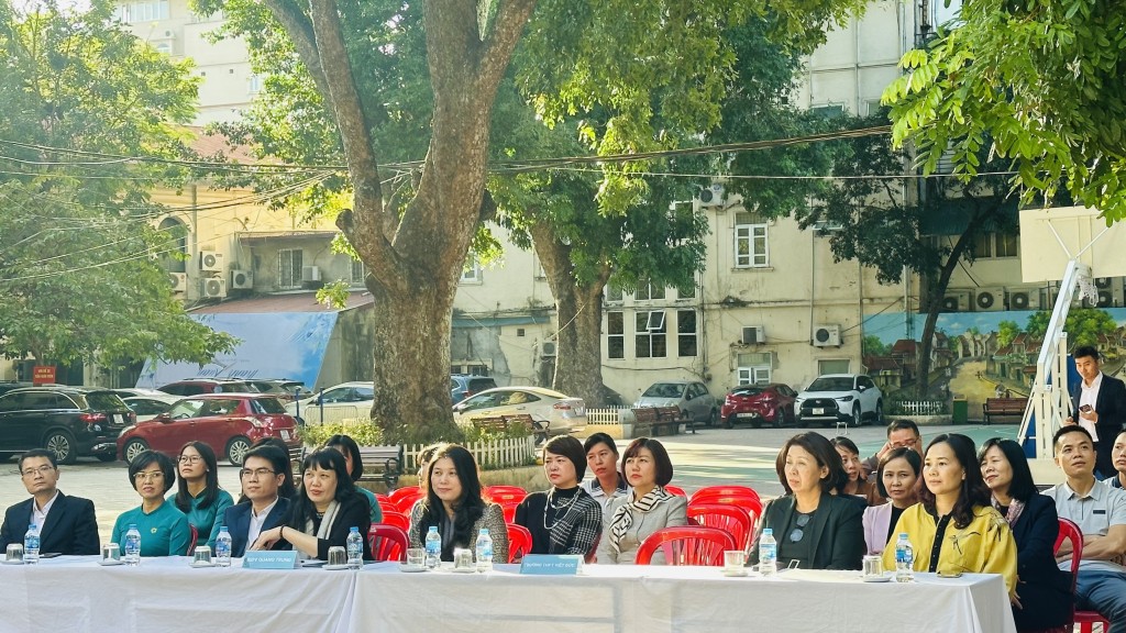 Lễ Ký kết thỏa thuận hợp tác giữa BIDV Quang Trung và Trường THPT Việt Đức Lễ Ký kết thỏa thuận hợp tác giữa BIDV Quang Trung và Trường THPT Việt Đức