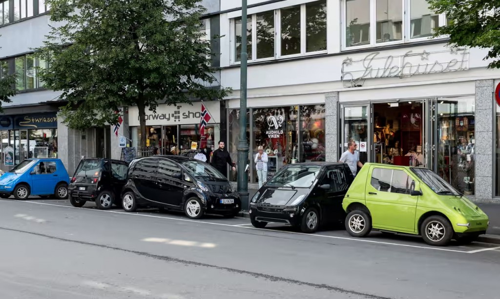 Oslo có kế hoạch sử dụng điện cho tất cả các phương tiện trong toàn thành phố vào năm 2025 (Ảnh: The Guardian)