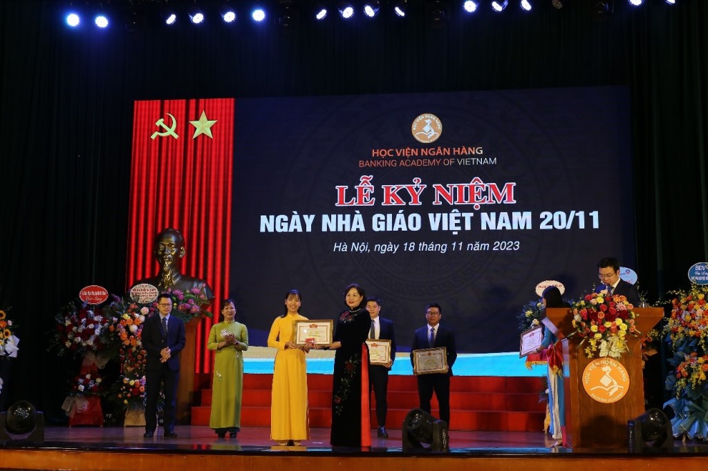 Học viện Ngân hàng tri ân thầy cô nhân ngày Nhà giáo Việt Nam