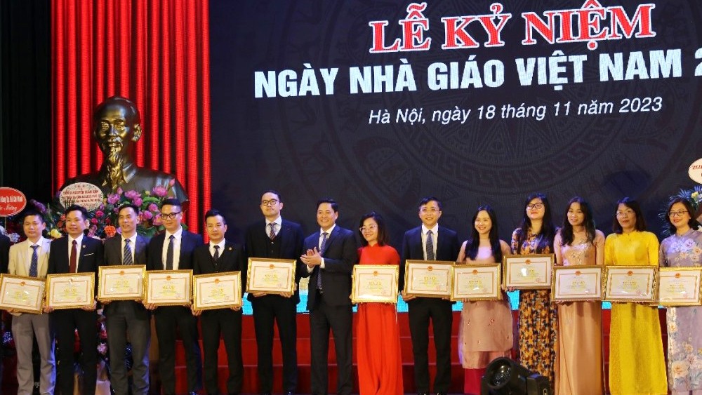 Học viện Ngân hàng tri ân thầy cô giáo nhân dịp 20/11