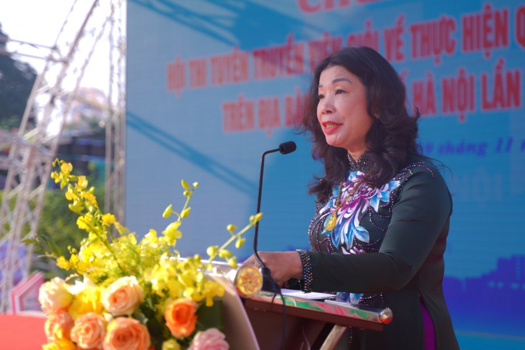 Đồng chí Trần Thị Vân Anh - Phó Giám đốc Sở Văn hoá và Thể thao Hà Nội phát biểu khai mạc Hội thi