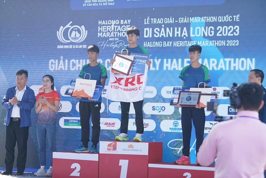 Quảng Ninh: Sôi động giải Marathon quốc tế Di sản Hạ Long 2023