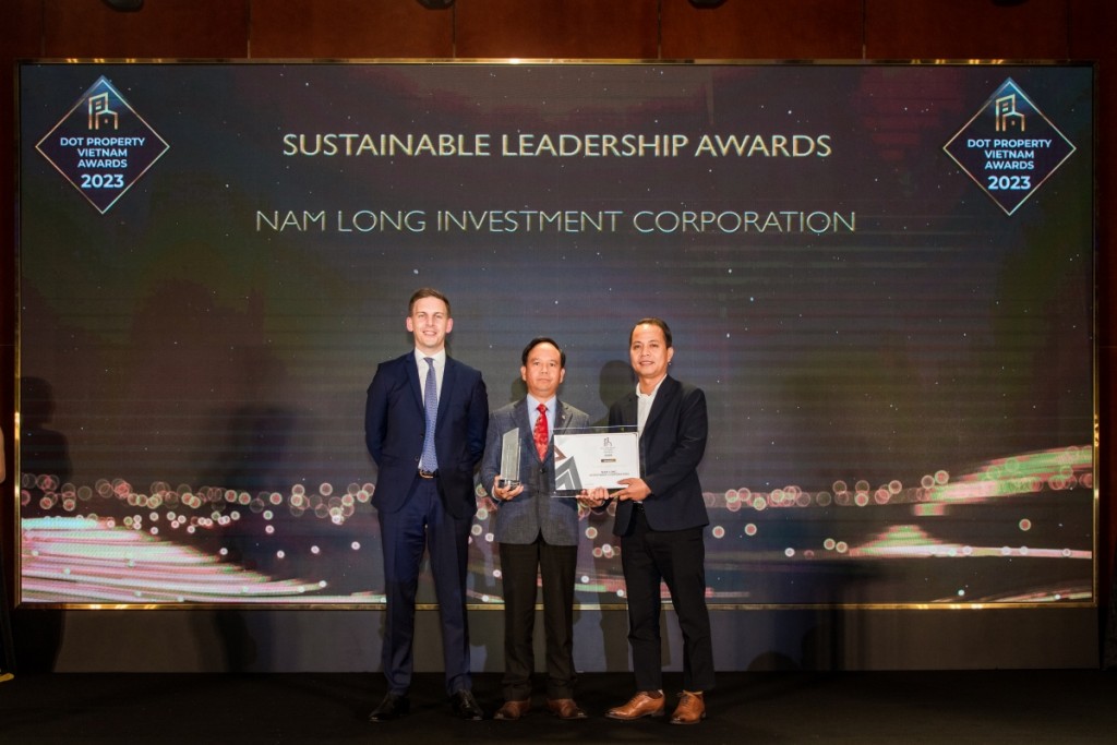 Ông Văn Viết Sơn - Giám đốc điều hành Nam Long Land nhận giải Nhà phát triển Bất động sản tiên phong về phát triển bền vững của năm (Sustainable Leadership Awards)