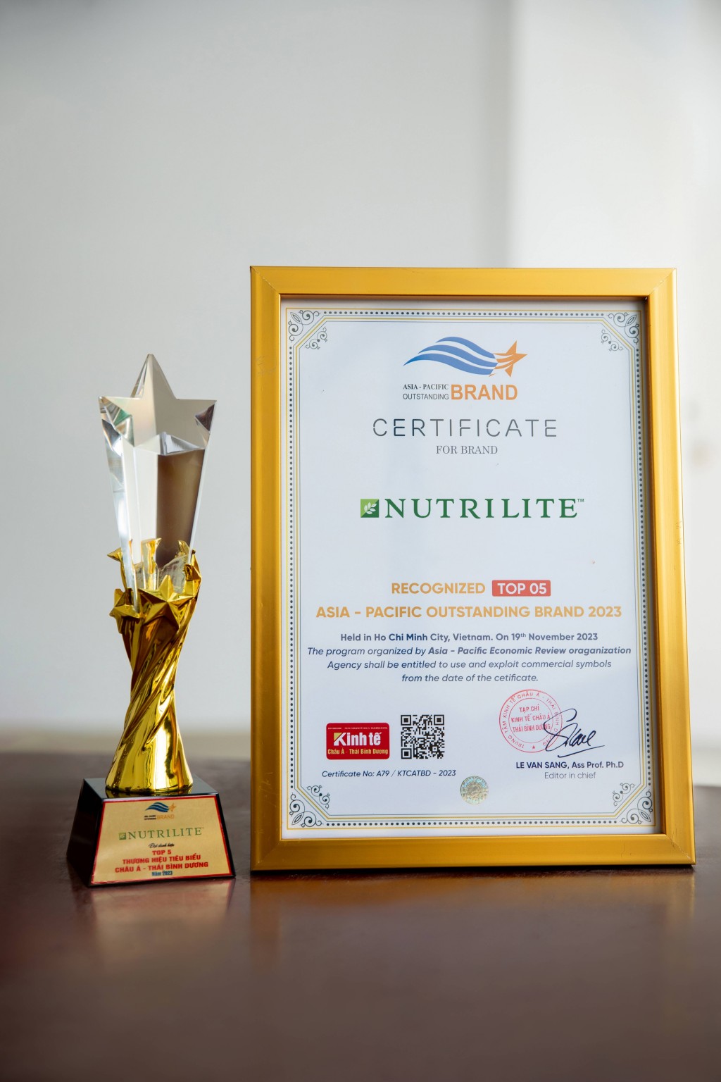 Giải thưởng Top 5 Thương hiệu Tiêu biểu châu Á - Thái Bình Dương 2023 tôn vinh nhãn hiệu Nutrilite (thuộc Amway)