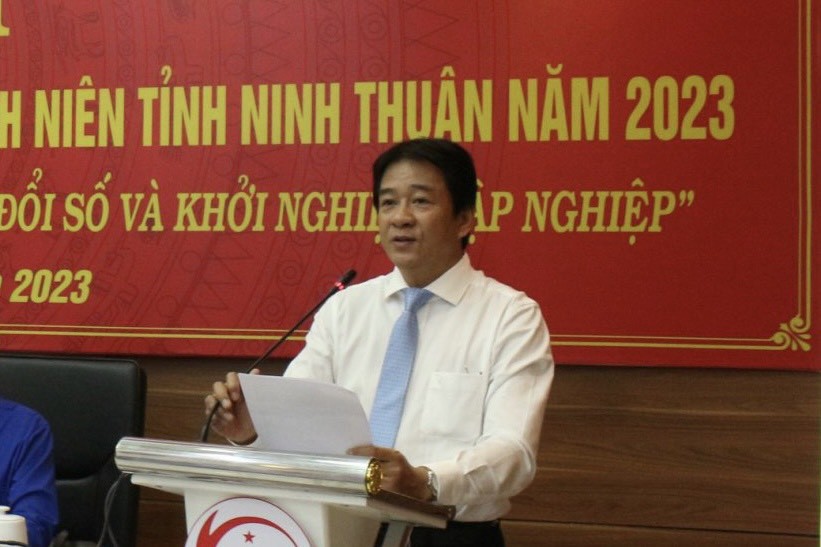Phó chủ tịch UBND tỉnh Ninh Thuận, ông Nguyễn Long Biên chia sẻ những tâm tư, nguyện vọng của thanh niên trên con đường lập nghiệp, khởi nghiệp