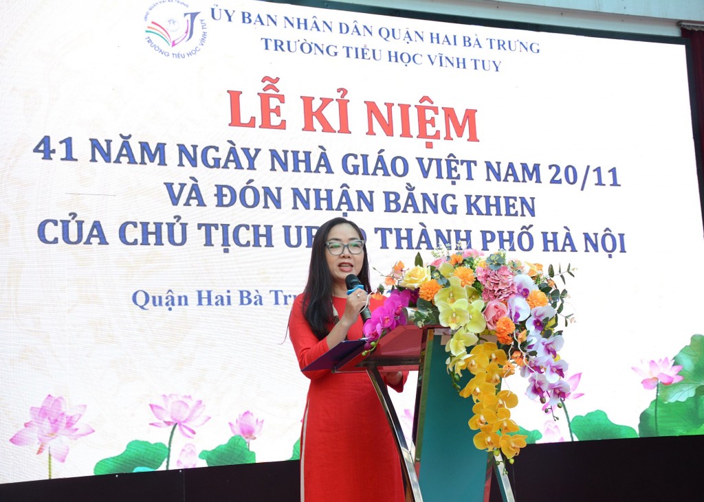 nhà giáo Nguyễn Phương Hoa - Hiệu trưởng trường Tiểu học Vĩnh Tuy