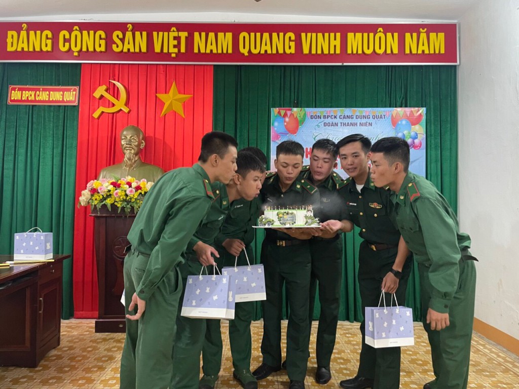 Sức trẻ Đồn Biên phòng cửa khẩu cảng Dung Quất Sức trẻ Đồn Biên phòng cửa khẩu cảng Dung Quất