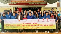 tuoi tre dau khi trao tang ao am vung cao 2023 tai ha giang