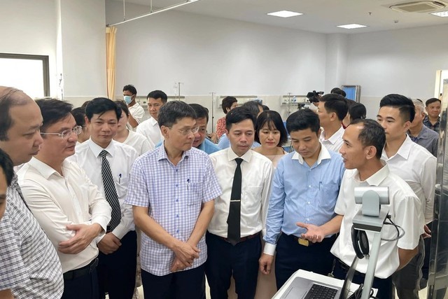 BVĐK Xanh Pôn giới thiệu về hệ thống hỗ trợ khám bệnh từ xa của mô hình bệnh viện chị - em. 