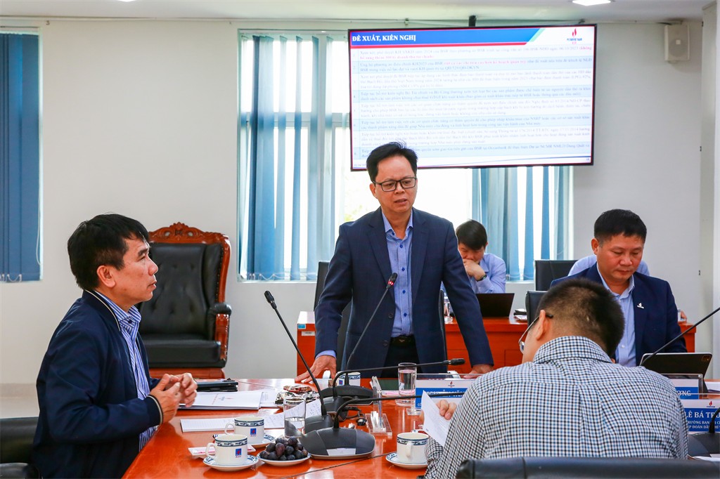 Chủ tịch HĐQT BSR Nguyễn Văn Hội báo cáo về tình hình thực hiện các dự án đầu tư