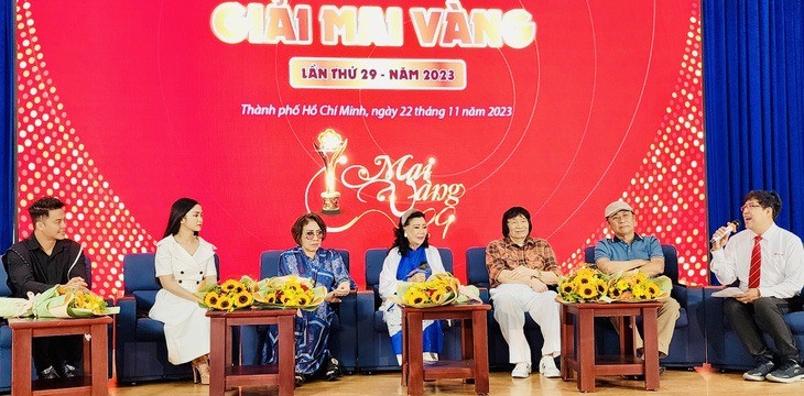 Giải Mai Vàng và những chia sẻ xúc động của các nghệ sĩ