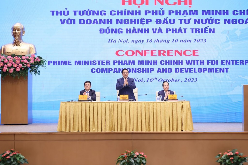 Thủ tướng Chính phủ Phạm Minh Chính chủ trì Hội nghị gặp mặt cộng đồng doanh nghiệp đầu tư nước ngoài, với chủ đề “Đồng hành và phát triển” - Ảnh: VGP/Nhật Bắc