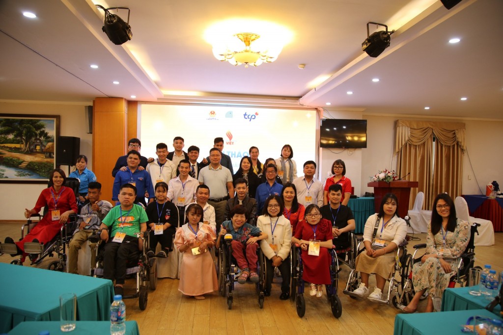 Các bạn thanh niên khuyết tật tiêu biểu tham dự hội thảo