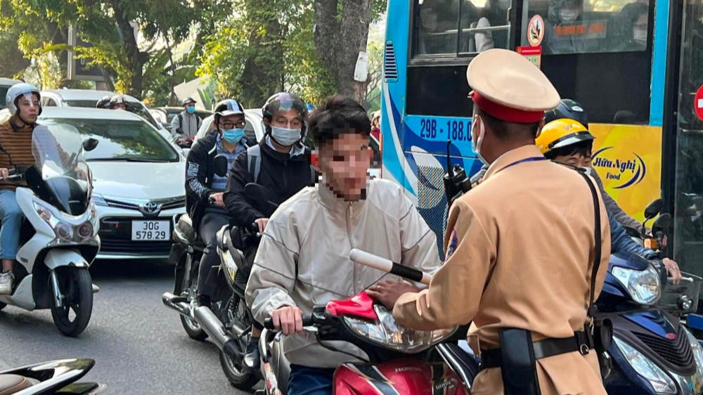 Vẫn còn tình trạng học sinh vi phạm Luật giao thông đường bộ khu vực nội thành Hà Nội