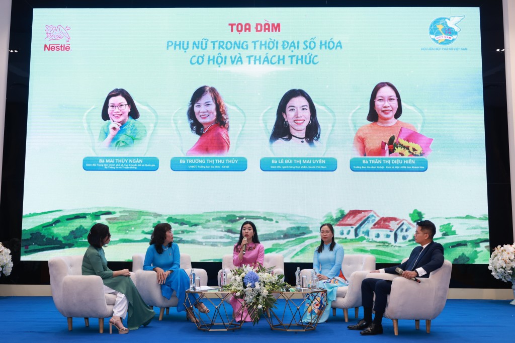 Bà Lê Bùi Thị Mai Uyên, Giám đốc Ngành hàng Thực phẩm, Giám đốc Dự án Hỗ trợ Phát triển Nông thôn, Nestlé Việt Nam chia sẻ tại phần tọa đàm của Hội nghị 