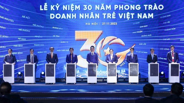 Doanh nhân trẻ Việt Nam: Hành trình 30 năm vượt sóng vươn xa