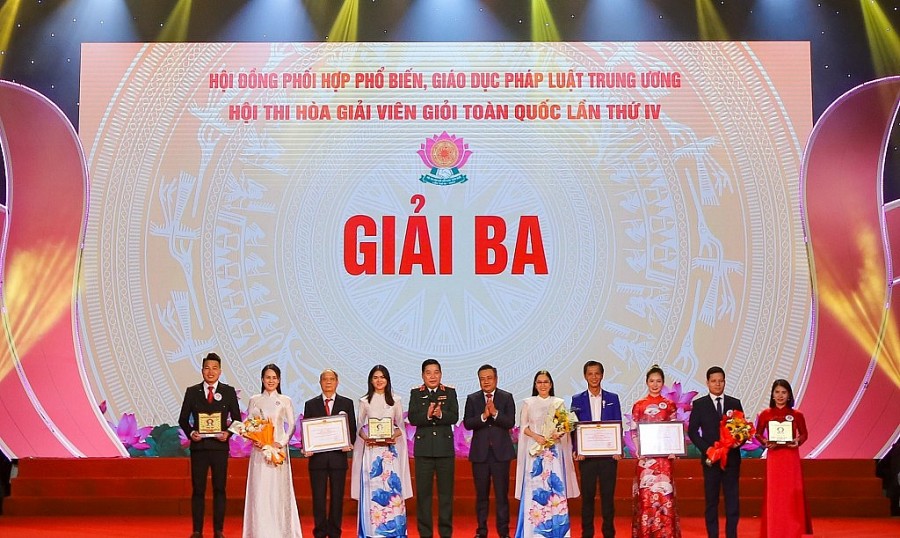 Thành quả của những người “ăn cơm nhà vác tù và hàng tổng”