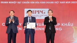 Ông Johnathan Hạnh Nguyễn và IPPG được vinh danh đạt chuẩn văn hoá kinh doanh