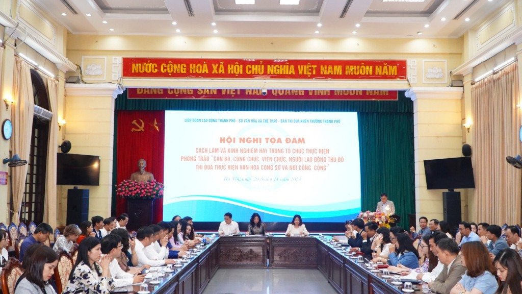 Đông đảo đại biểu tham gia buổi tọa đàm