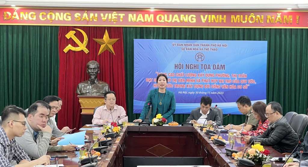 Đồng chí Trần Thị Vân Anh - Phó Giám đốc Sở Văn hóa và Thể thao Hà Nội phát biểu đề dẫn Hội nghị