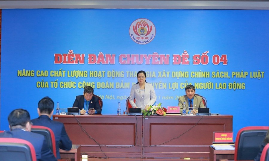 Quang cảnh diễn đàn