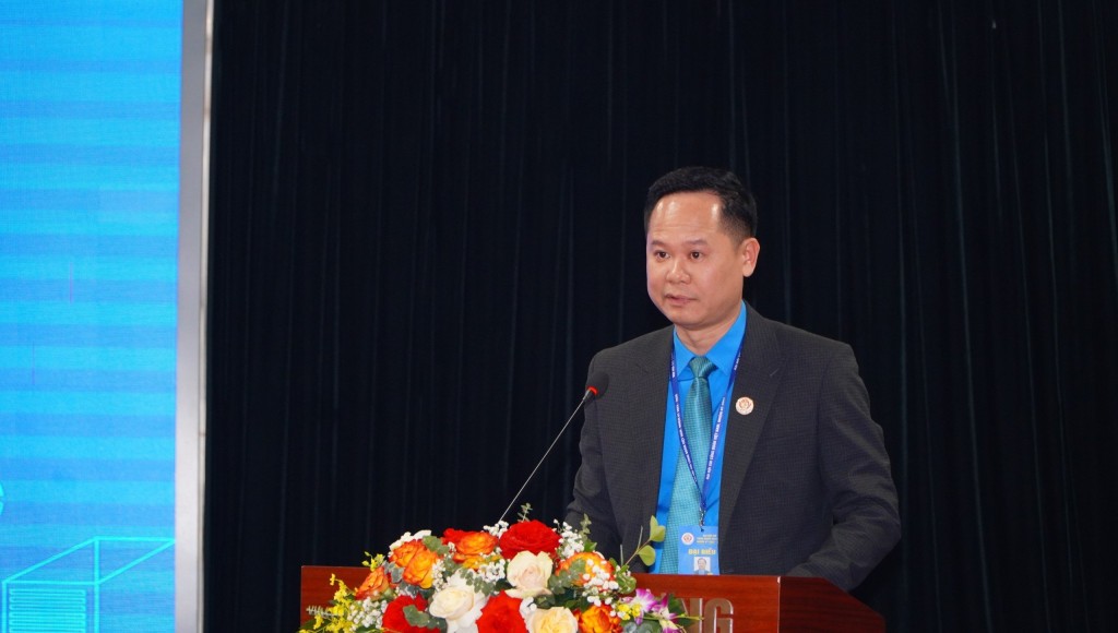 Ông Đỗ Tiến Dũng, Phó chủ. tịch Công đoàn Nông nghiệp và PTNT Việt Nam nêu ý kiến