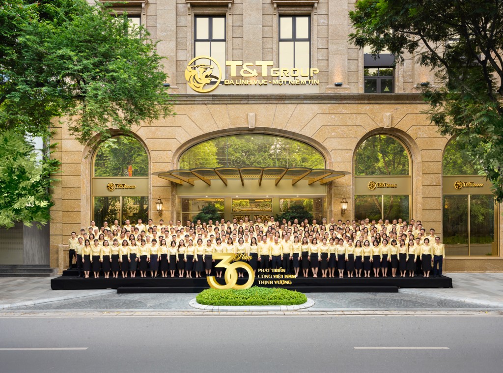 Ảnh 9: T&T Group hiện nay đã trở thành một Tập đoàn kinh tế tư nhân đa ngành hàng đầu Việt Nam.