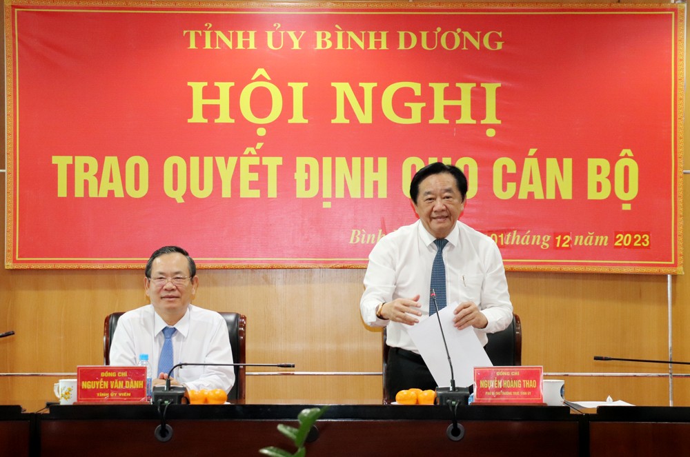 Ông Nguyễn Hoàng Thao - Phó Bí thư Thường trực Tỉnh ủy phát biểu tại hội nghị