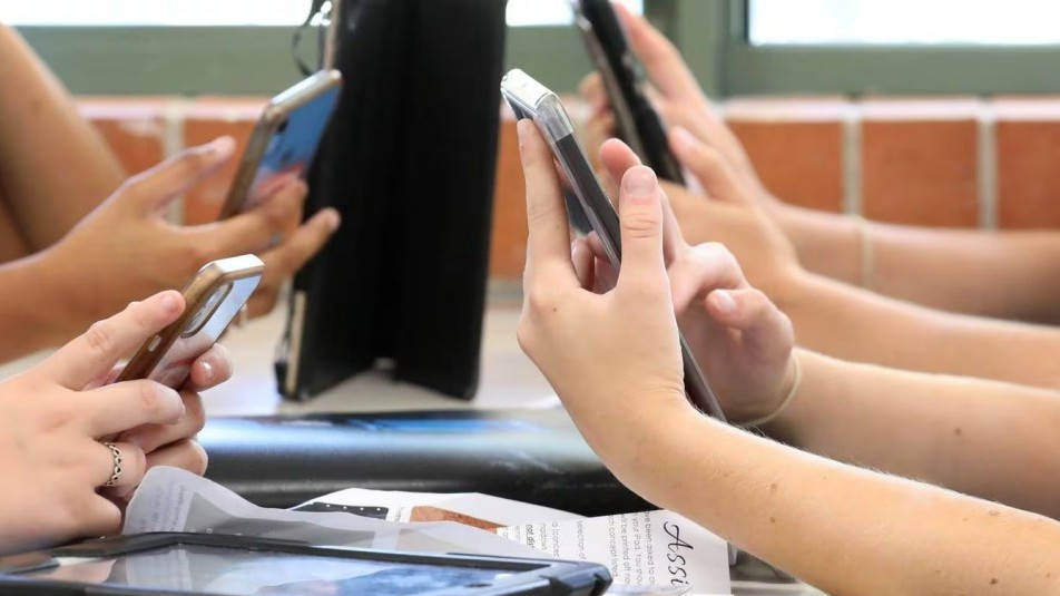 New Zealand cấm sử dụng điện thoại di động trong trường học