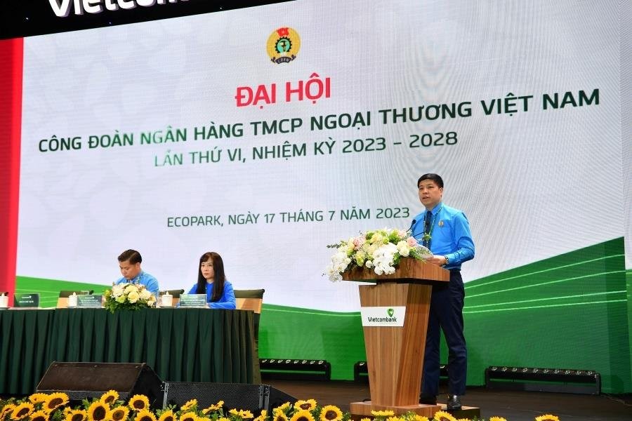 Đồng chí Hồng Quang - Chủ tịch Công đoàn Vietcombank phát biểu tại Đại hội Công đoàn Vietcombank lần thứ VI, nhiệm kỳ 2023 - 2028