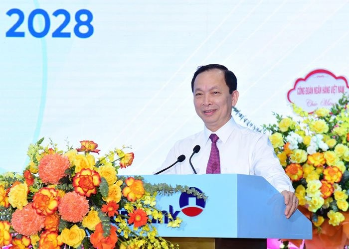 Ông Đào Minh Tú, Phó Thống đốc Thường trực Ngân hàng Nhà nước, Chủ tịch Công đoàn Ngân hàng Việt Nam phát biểu tại Đại hội Công đoàn VietinBank nhiệm kỳ 2023 - 2028