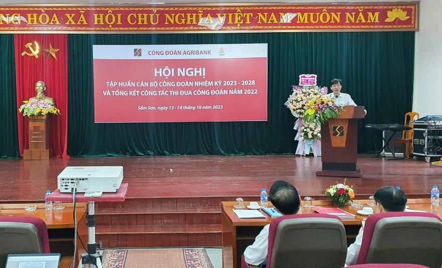 Đồng chí Phạm Đức Tuấn, Thành viên Hội đồng thành viên, Chủ tịch Công đoàn Agribank phát biểu khai mạc hội nghị
