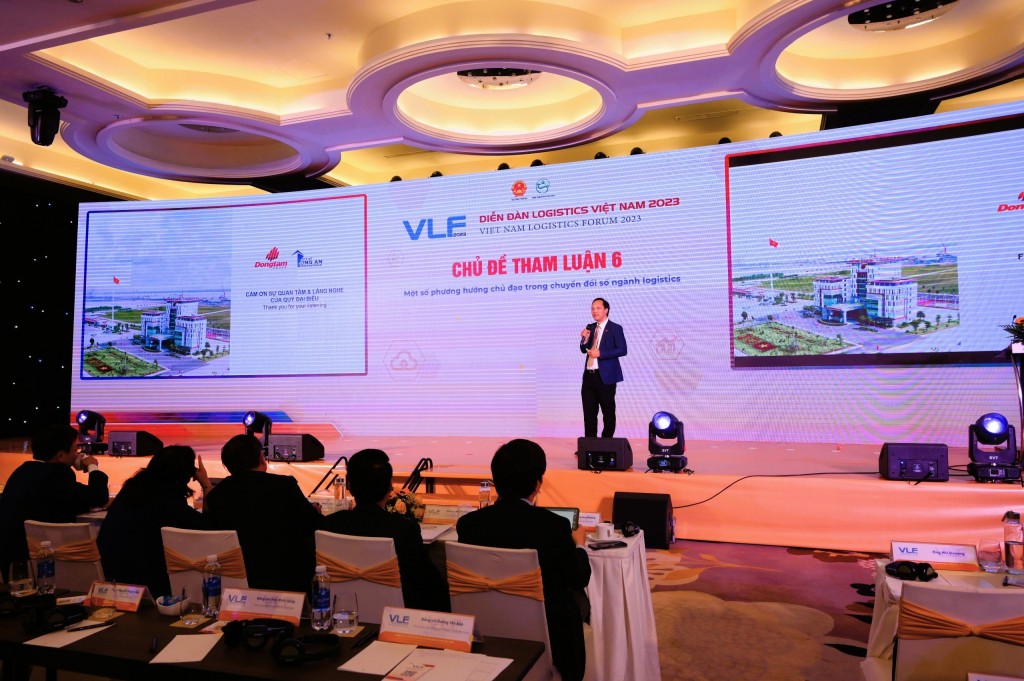 Ông Bùi Lê Hải Nguyên, Giám đốc điều hành Công nghệ Thông tin Dongtam Group chia sẻ tại phiên tham luận trong khuôn khổ VLF 2023