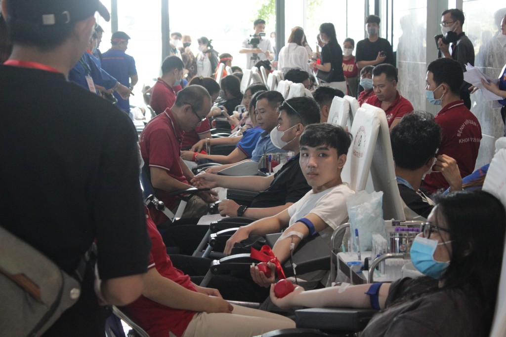 Tuổi trẻ TP Hồ Chí Minh nô nức tình nguyện hiến máu