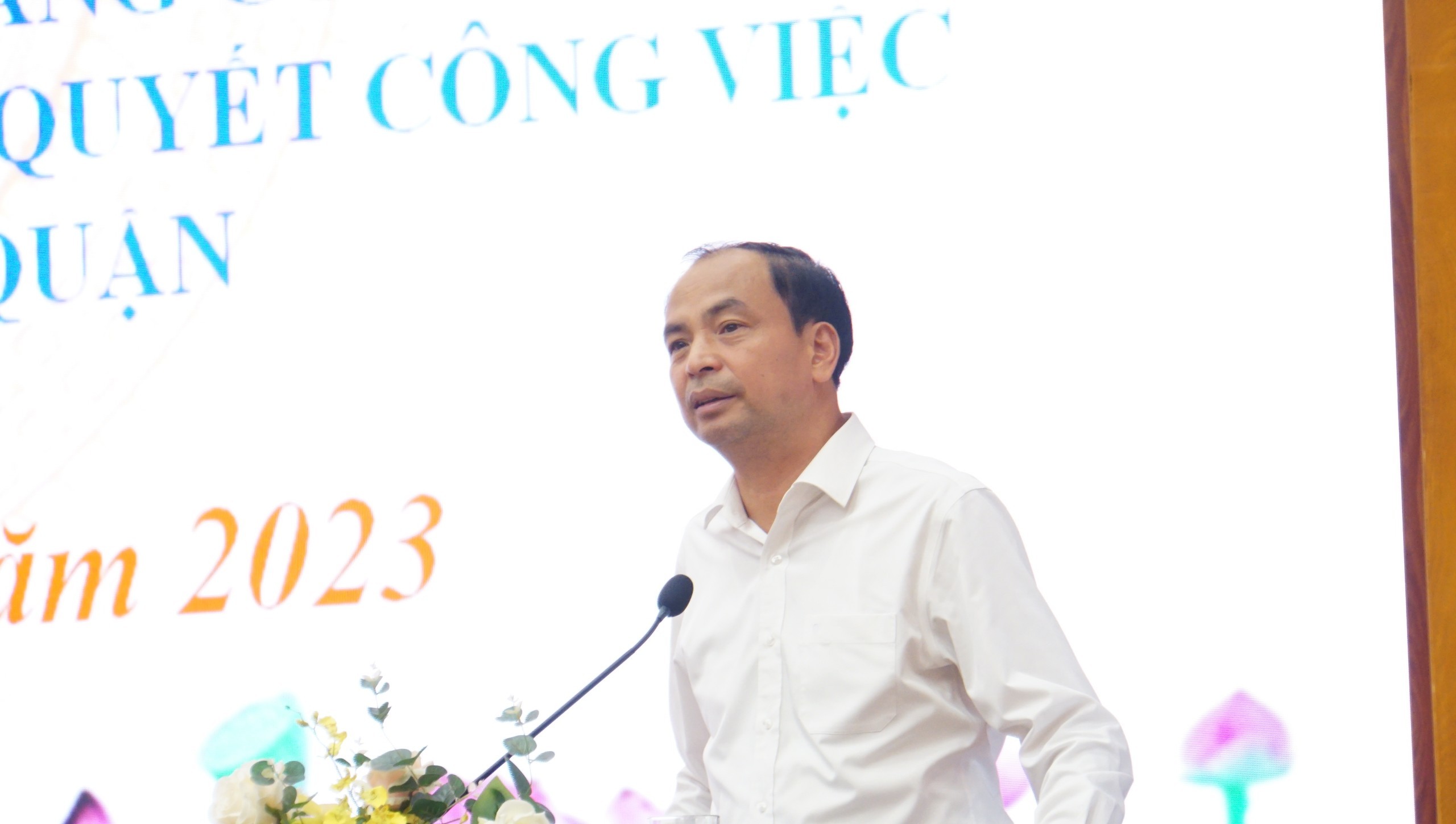 Đứng đầu Ông Nguyễn Đình Khuyến, Chủ tịch UBND quận Tây Hồ khẳng định, việc triển khai Chỉ thị 24 đã được thực hiện đến 100% cán bộ, công chức, viên chức và người lao động.