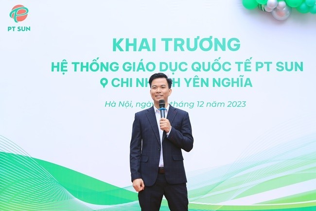 Ông Tạ Đình Cảnh (Chủ tịch Hội đồng Quản trị - kiêm Tổng Giám đốc Hệ thống Giáo dục Quốc tế PT SUN