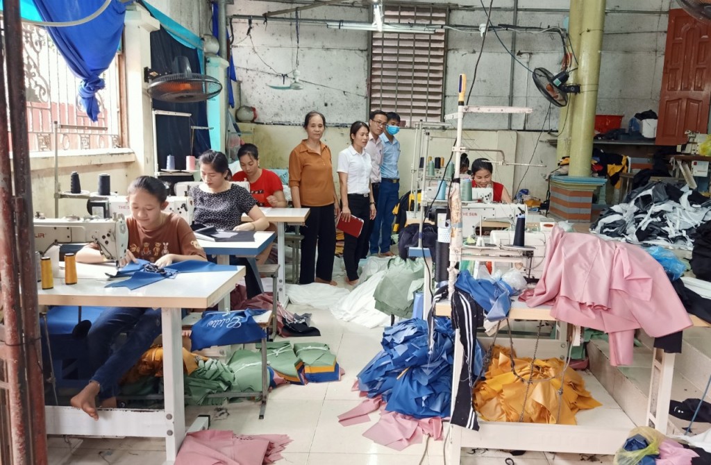 Người lao động xã Chu Minh, huyện Ba Vì vay vốn ưu đãi để phục hồi sản xuất kinh doanh