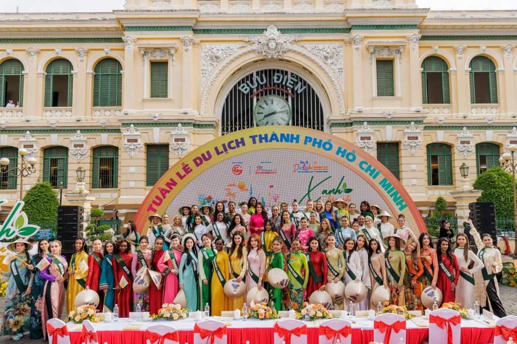 Các thí sinh Miss Earth 2023 tại Tuần lễ Du lịch Thành phố Hồ Chí Minh