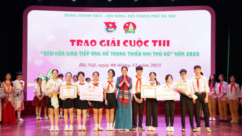 Thiếu nhi Thủ đô nói lời hay, làm việc tốt, ứng xử văn minh Thiếu nhi Thủ đô nói lời hay, làm việc tốt, ứng xử văn minh