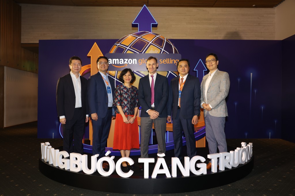 Eric Broussard, Phó Chủ tịch Tập đoàn Amazon, Khối Đối tác bán hàng quốc tế khai mạc Hội nghị TMDTXBG 2023 cùng lãnh đạo sở Công thương TPHCM _ IDEA- MOIT