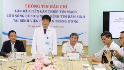 Sản phụ từ Hàn Quốc về Việt Nam để giữ thai bị dị tật