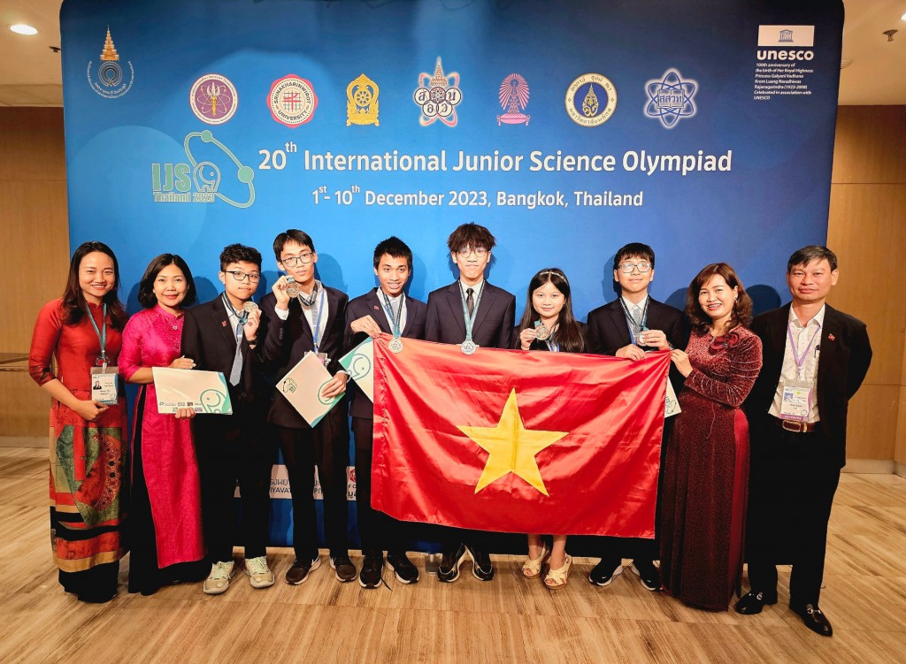 Cả 6 học sinh dự thi Olympic khoa học trẻ quốc tế tại Thái Lan đều giành huy chương.